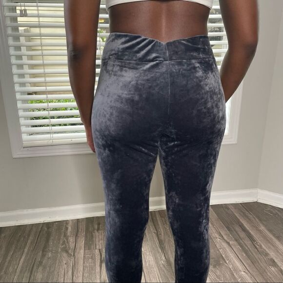 C-mode Grey Velvet Super Soft Leggings and Zip UP Hoodie Set - Picture 9 of 16